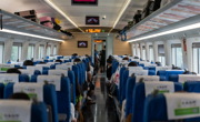 绵泸高铁内自泸段开行2周年 随车机械师护航列车7000余趟次