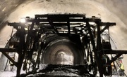 九绵高速117公里年底通车段隧道实现全通