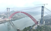 巨龙横卧渠江过 镇广高速白马渠江特大桥顺利合龙