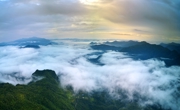 绵阳平武：夏日云海映朝霞 雨后初晴美如画