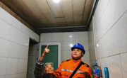 自贡供电公司：温情服务，点亮85岁独居老人家的光明