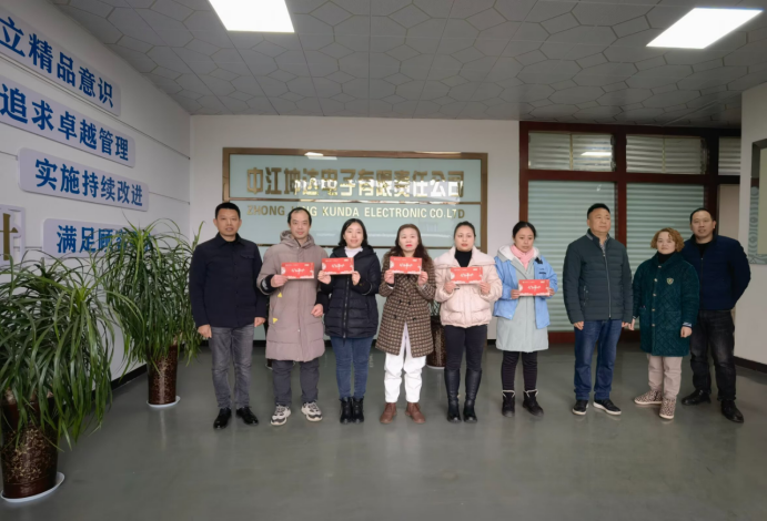综合信息：中江县总工会竭诚服务，当好困难职工的“快递小哥”(2)546