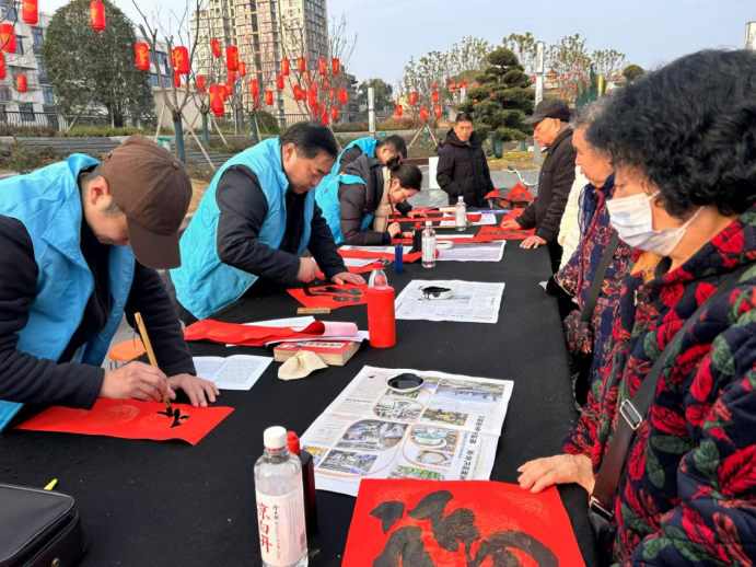 送万福进万家——广汉市总工会墨香送福暖人心341