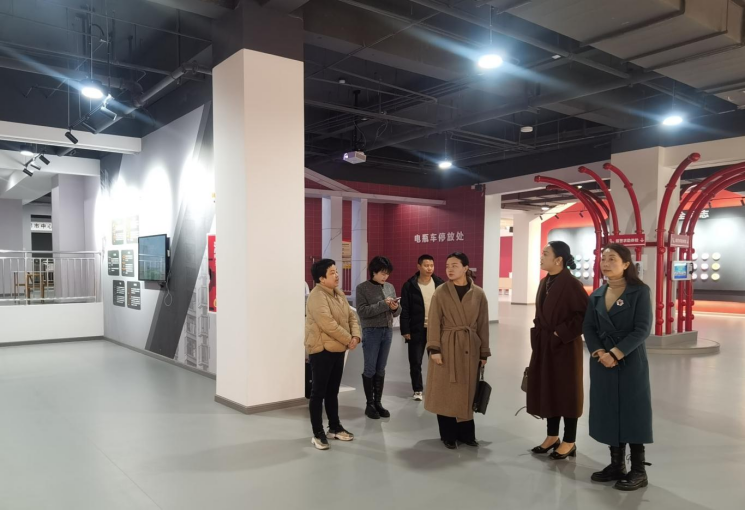 德阳市总工会党组成员、市教科文卫体工会主席贾玲一行莅什调研职工培训中心408