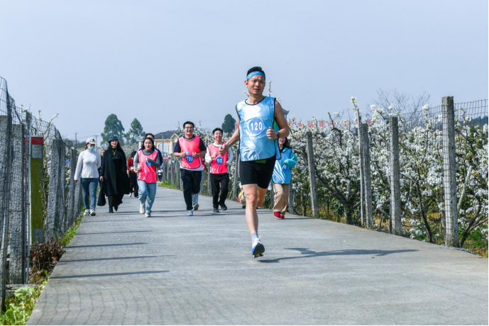 罗江工运第19期 德阳市罗江区举办2025年“迈向春天 奔向幸福”梨园健康跑活动617