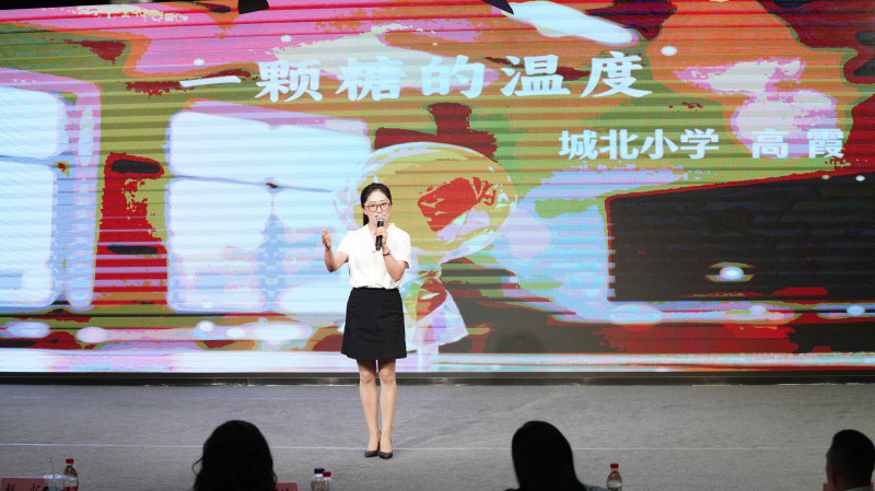 图为一等奖获得者高霞在比赛中