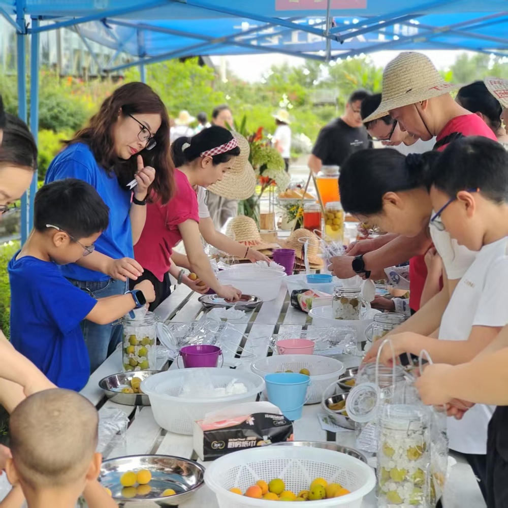 暑期职工亲子班现场（新津区总工会供图）