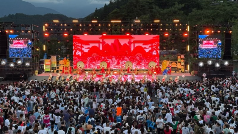 “村晚”现场