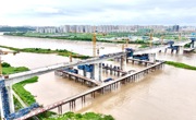 毫米级“精准握手”！市域（郊）铁路成眉线岷江特大桥主跨合龙