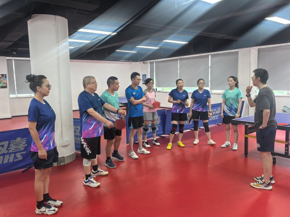 省财贸轻化纺系统职工代表队进行赛前指导（受访单位供图）