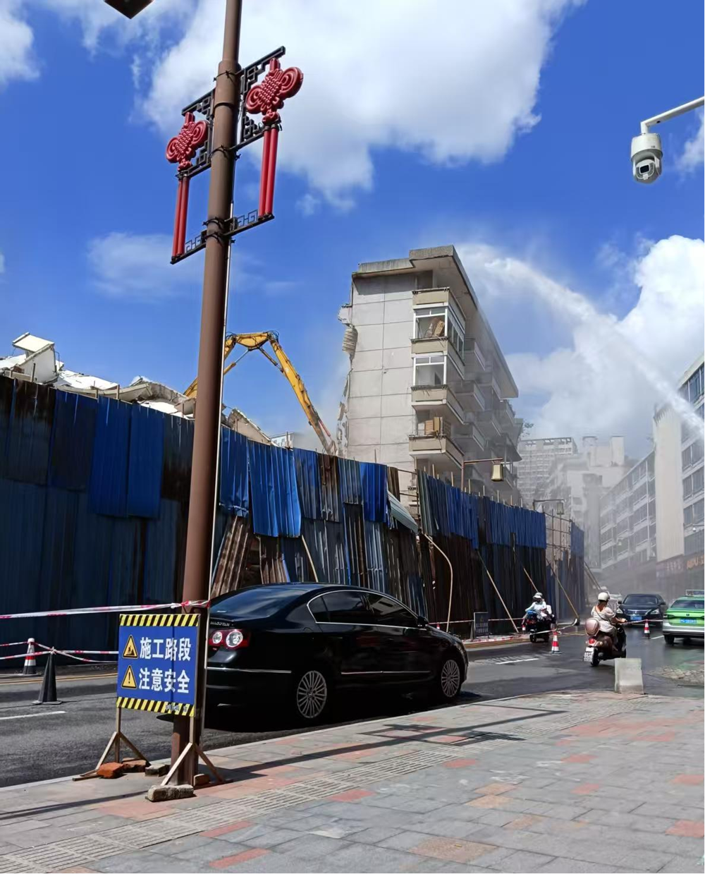 拆除施工和安全保障工作同步推进