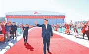 习近平在出席新疆维吾尔自治区成立70周年庆祝活动后返回北京