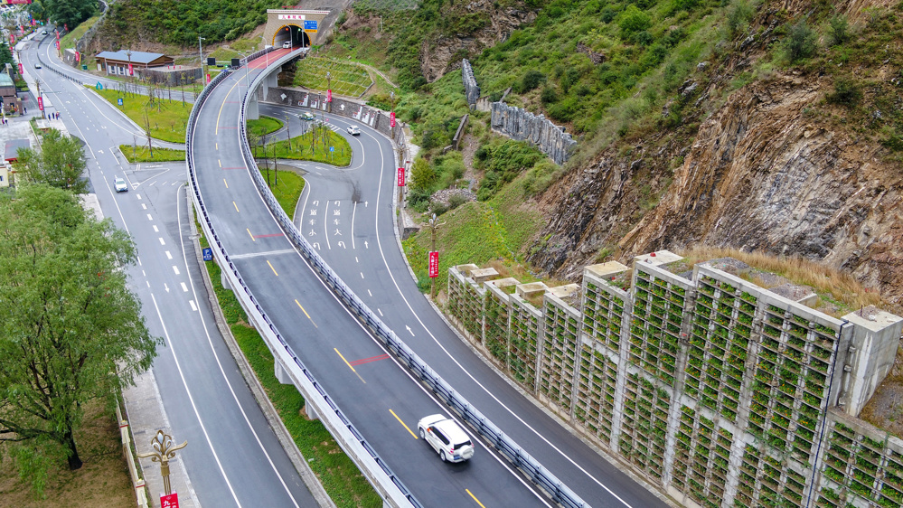 acdf4e1cb1e2a46cfa847f0c24f84484