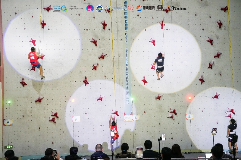 图为大师赛男子速度决赛