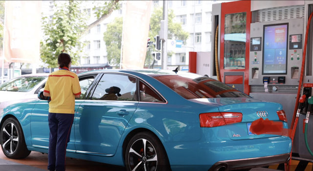 每升将再降2角多！明晚成都92号汽油或跌破7元