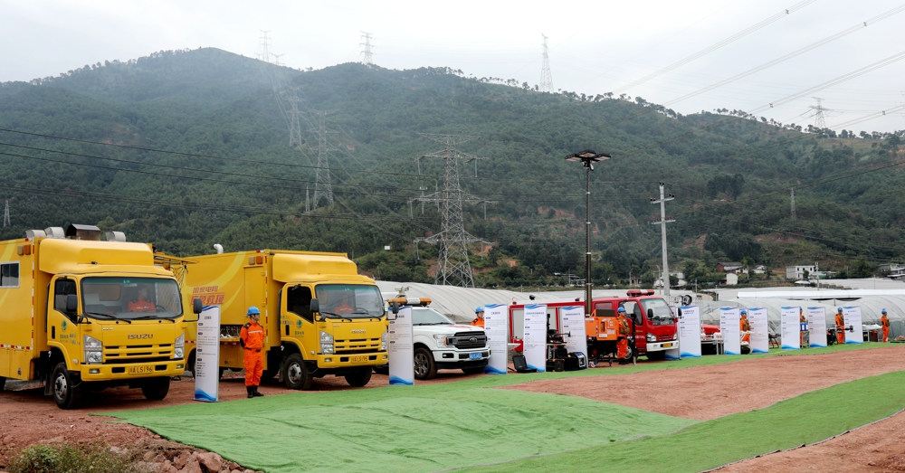 火灾监测、处置装备展示。 李云 摄