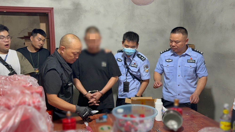 68592EE8100CA61C1A1F0CC7EC1AD0F2