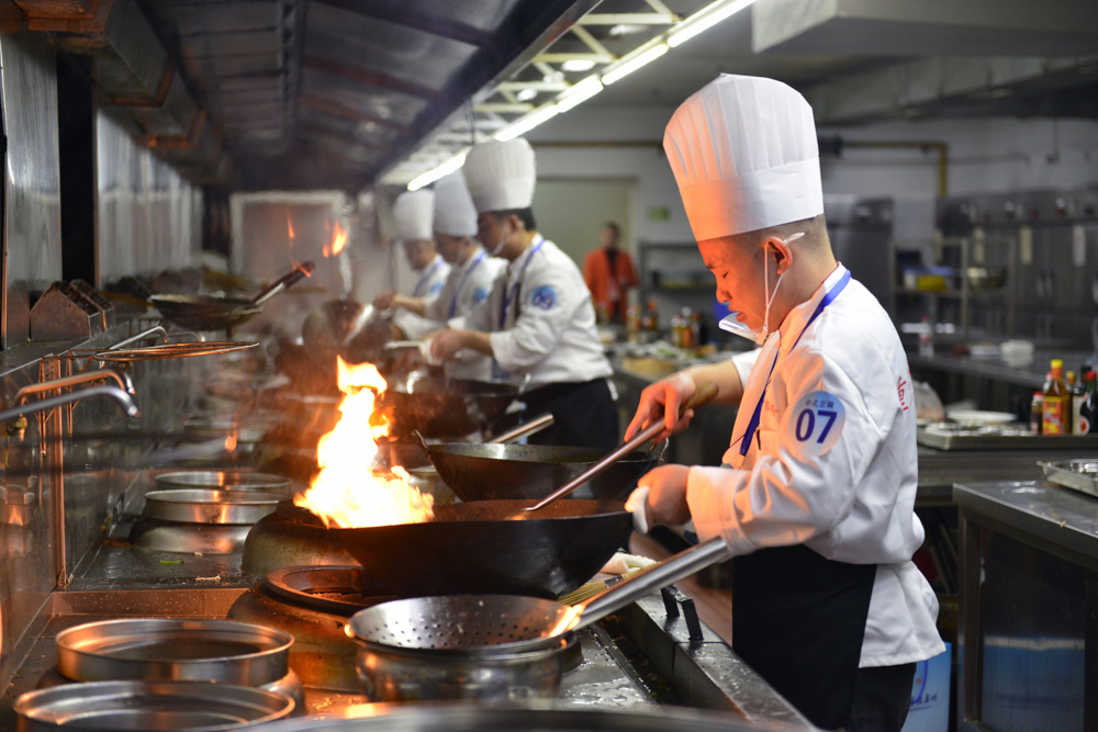 第二届“嘉州工匠杯”中式烹调技能大赛现场（受访单位供图）