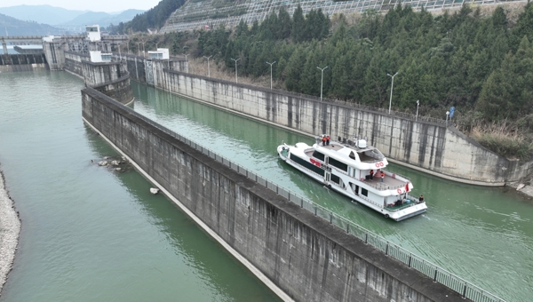 ”丽港号”启航 嘉陵江水上旅游开启交旅融合新篇章