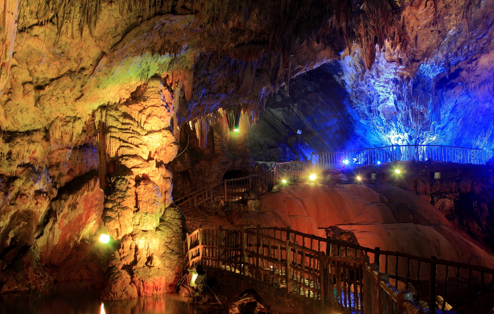 雪溪洞 &nbsp;何涛 &nbsp;摄