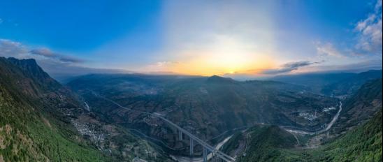 4小时成都直达大凉山！乐西高速马昭段全线贯通