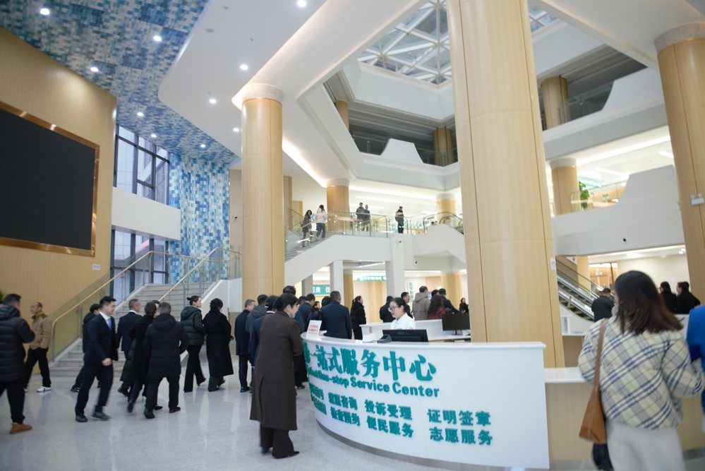医院一站式服务中心（赵海传/摄）