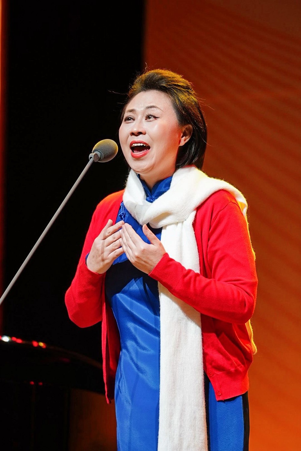 独唱《我为共产主义把青春奉献》