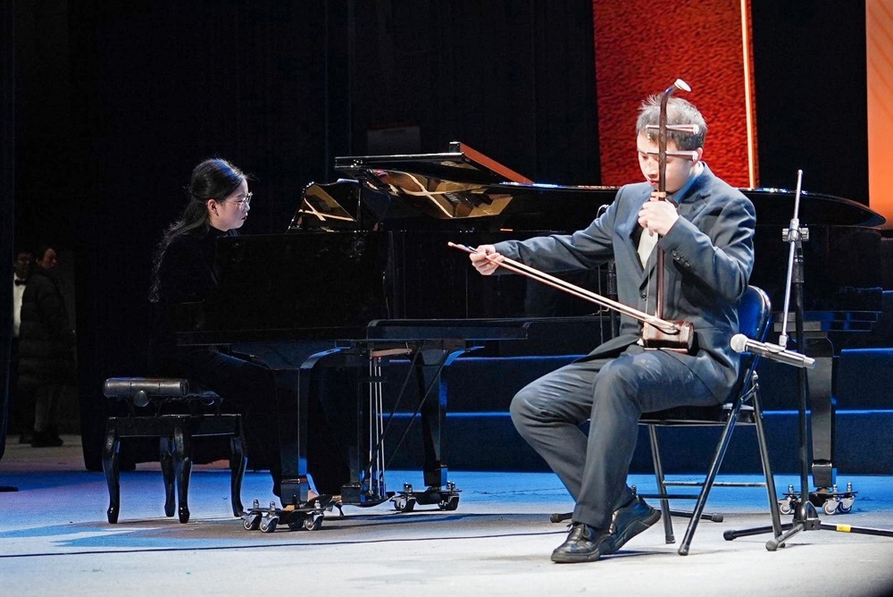 器乐演奏《雪山魂塑》