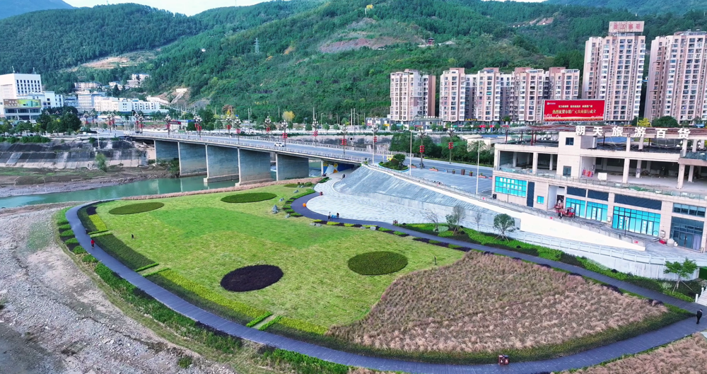 新建成的陵江步游道