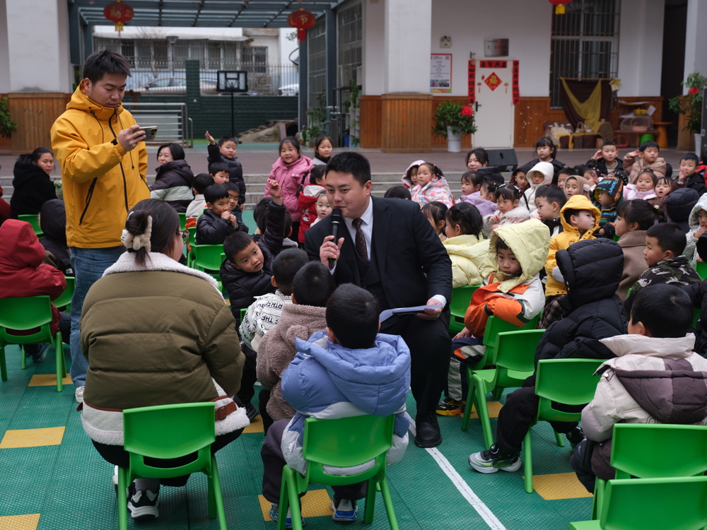 文明知识问答环节，大家积极参与