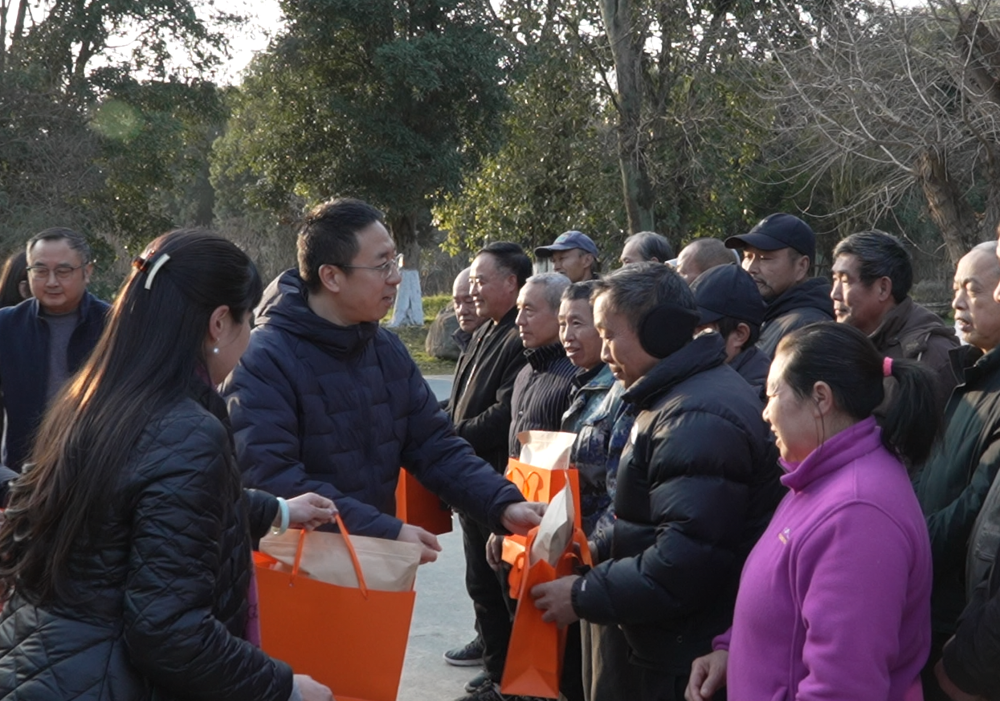 慰问现场照片 电子科技大学工会提供