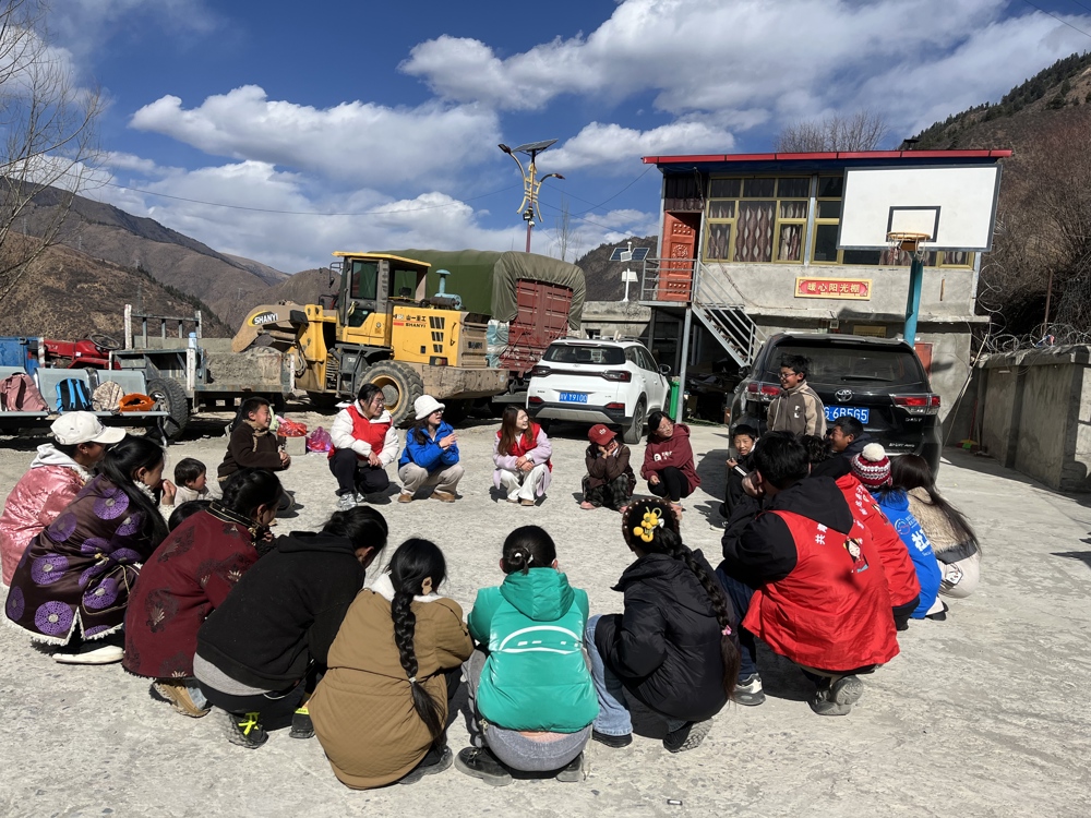 孩子们开展户外活动（受访单位供图）