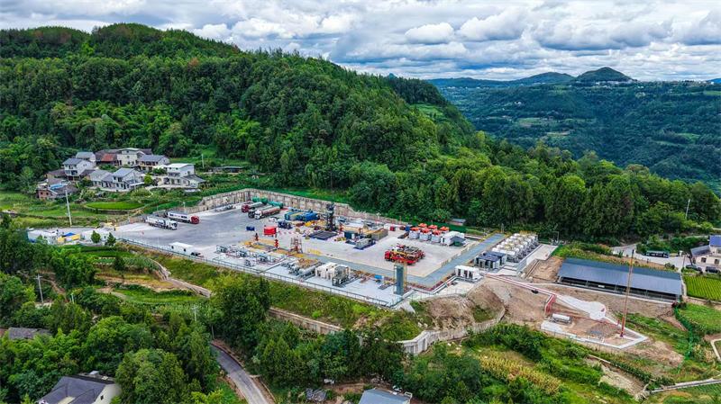 平页1页岩油开发先导试验区。张书浩 摄