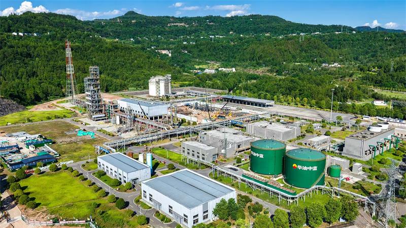 华油中蓝厂区。张书浩 摄