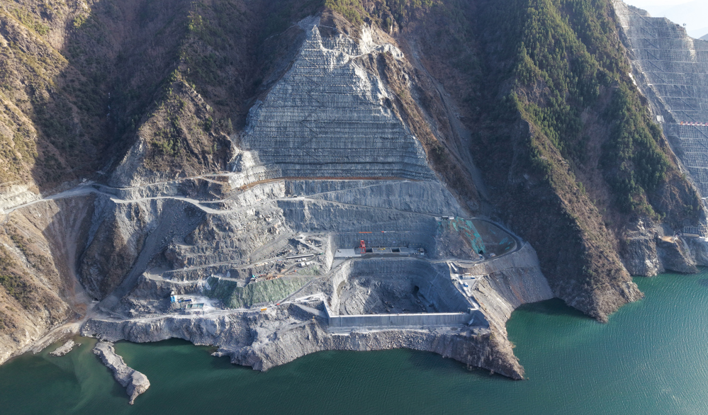 两河口抽蓄电站上库春节施工航拍