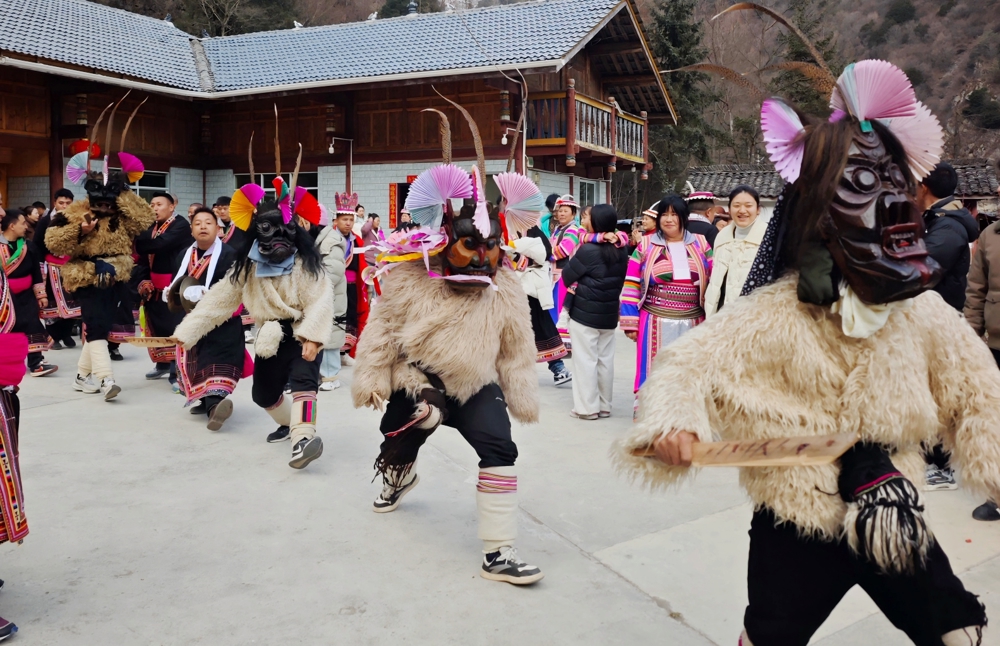 白马藏族春节传统民俗—跳曹盖