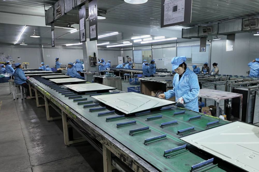 乐川公司组装车间一派繁忙景象