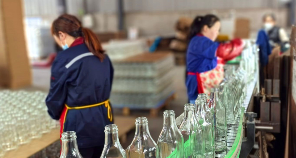 园区里面企业复工复产车间