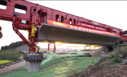 绵遂资内铁路全线首榀箱梁成功架设