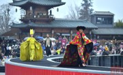 2026纽约时装周亚太无锡站开幕 羌族服饰“尔玛的嫁衣”艳惊全场