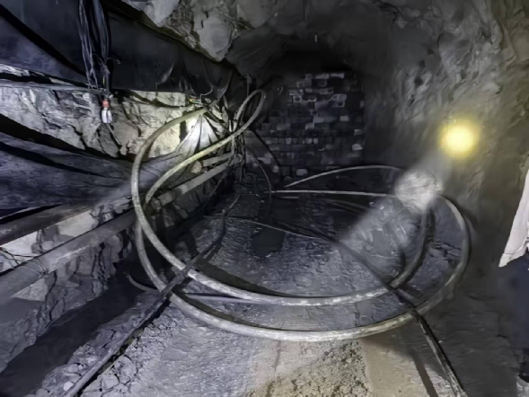 图片3：藏于密闭内的风管电缆风筒