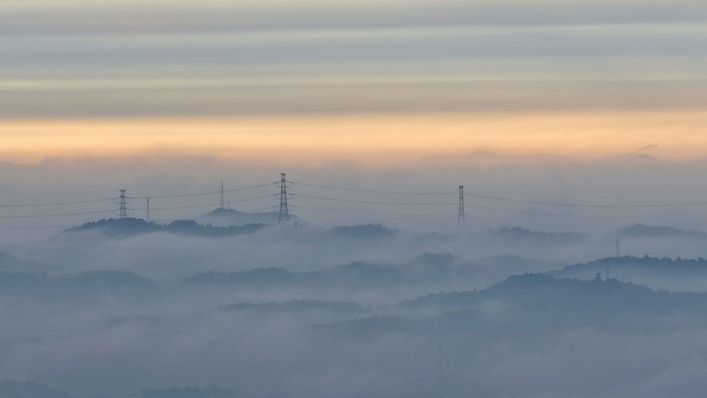 成都空港500千伏输变电工程线路。 陈翔 摄