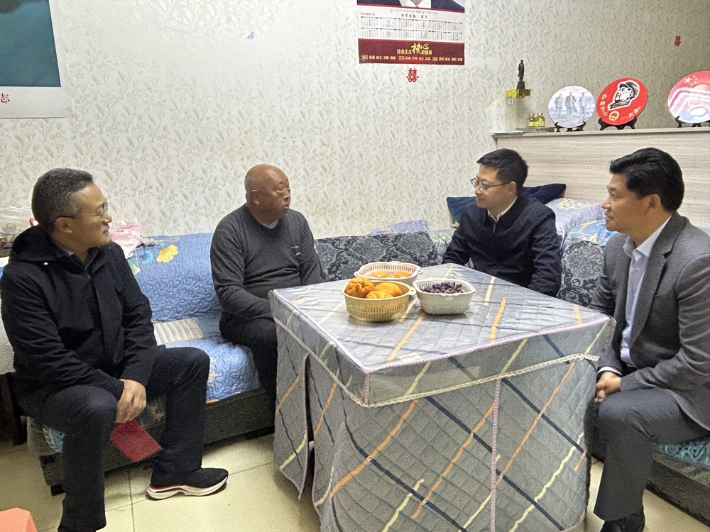 州委常委宋勇慰问全国劳模刘树成