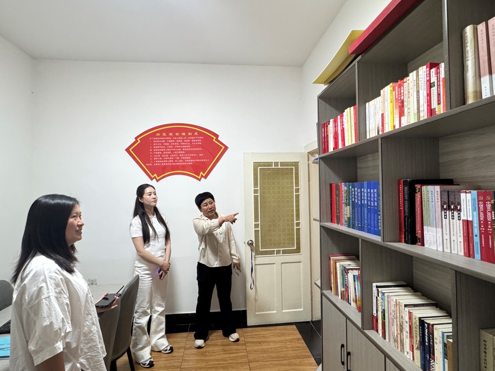 调研工会驿站建设工作