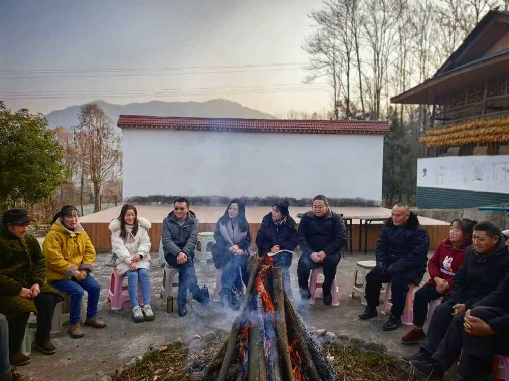 理论宣讲“火塘会”将党的创新理论送到群众身边