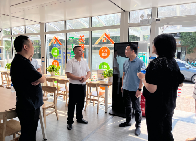调研组实地参观嘉陵区工人文化宫各功能场馆