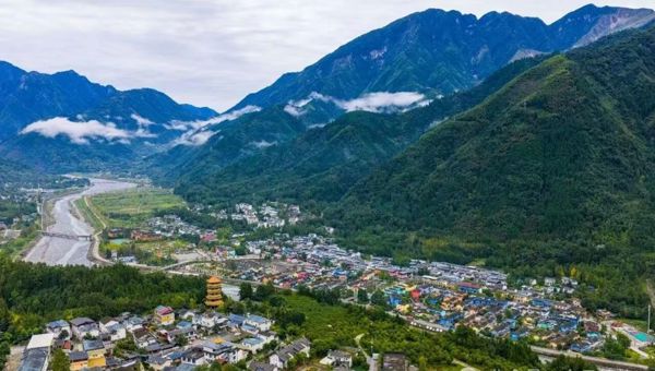 酷暑难耐，走进绵竹的青山绿水间感受“村游”的独特魅力