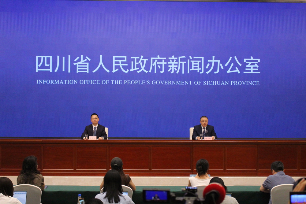 新闻发布会现场（记者张海峰:摄影）