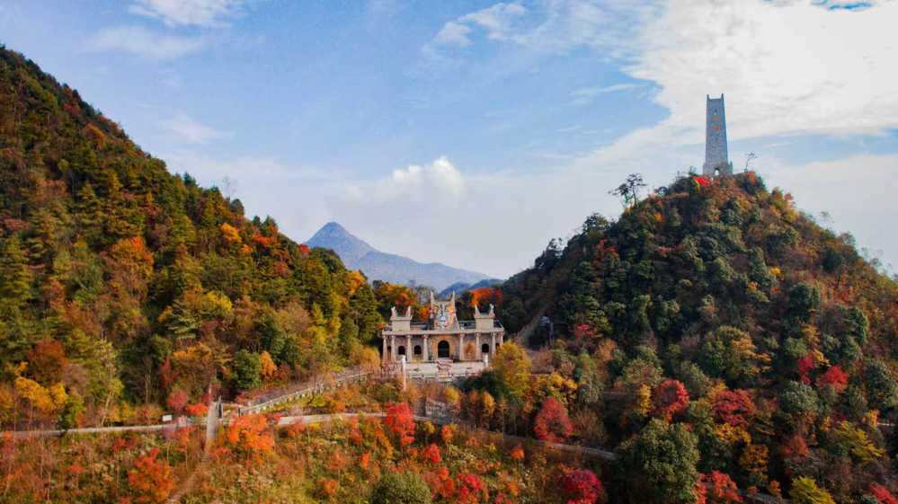九皇山上羌族特色建筑