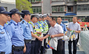 平武县政协开展“夏送清凉”慰问活动